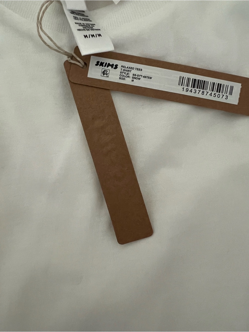 SKIMS relaxed tee in white NWT size Medium